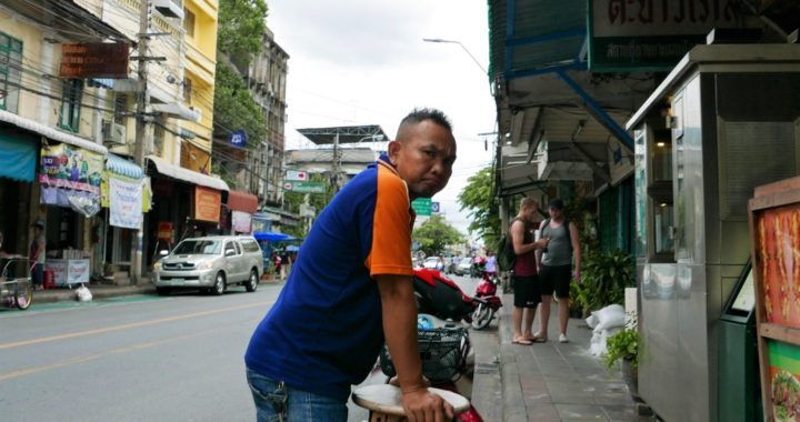 wkurzony Taj w Bangkoku